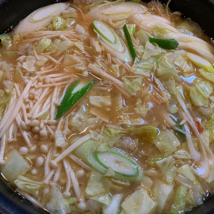 ピリ辛もつ鍋味噌スープ